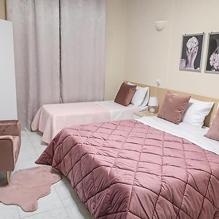 Suisse Hotel กาแซร์ตา ภายนอก รูปภาพ