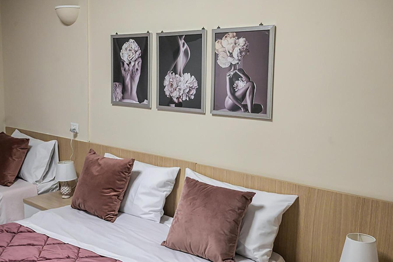 Suisse Hotel กาแซร์ตา ภายนอก รูปภาพ
