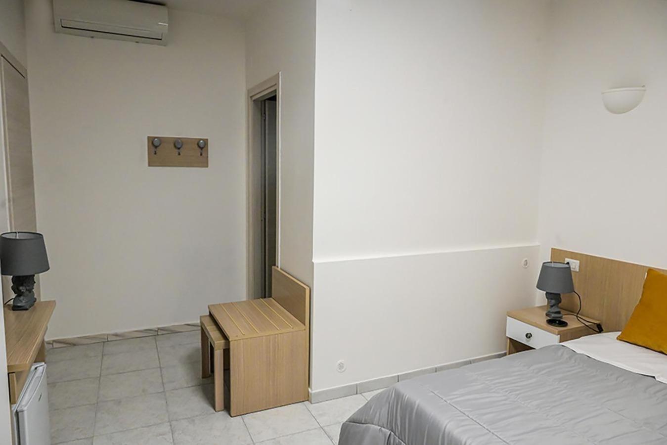 Suisse Hotel กาแซร์ตา ภายนอก รูปภาพ