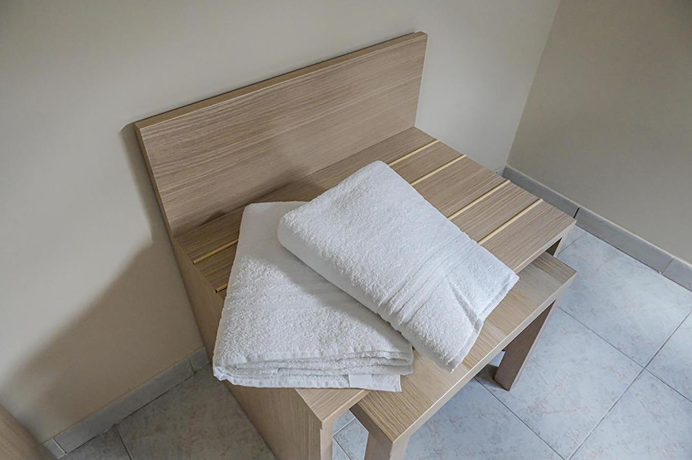 Suisse Hotel กาแซร์ตา ภายนอก รูปภาพ