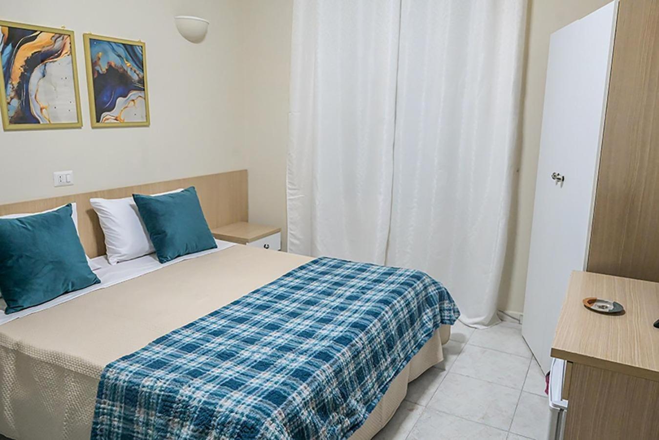 Suisse Hotel กาแซร์ตา ภายนอก รูปภาพ