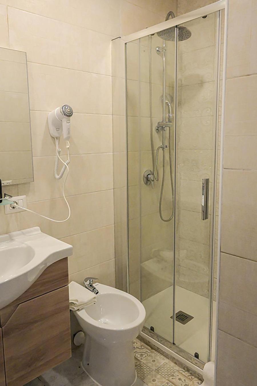 Suisse Hotel กาแซร์ตา ภายนอก รูปภาพ